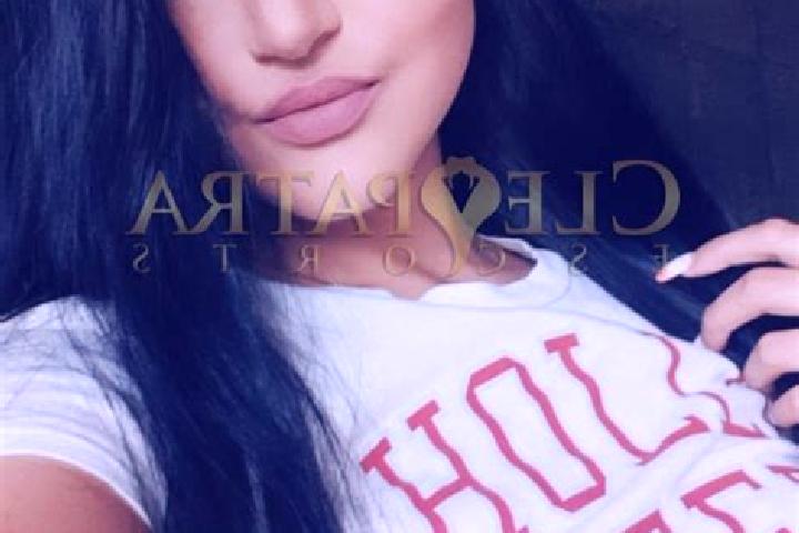 Elizabeth, 21, a red dark-eyed middle eastern companion based in MalemHodar. Offering BDSM, OWO, Domination, Tantra, Duos. Available for incall and outcall, ...