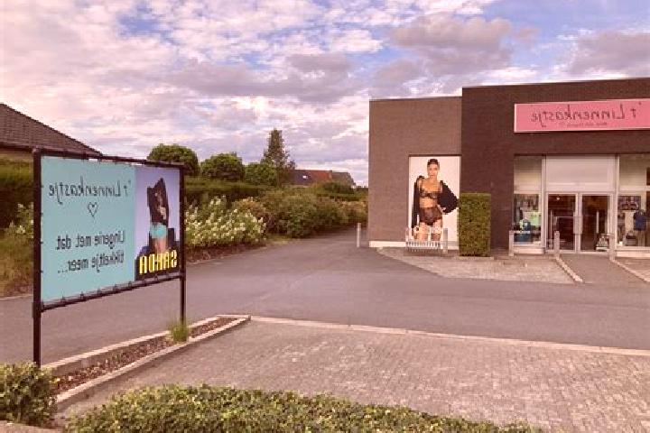Elizabeth, 21 — Escort in Aartselaar, Belgium