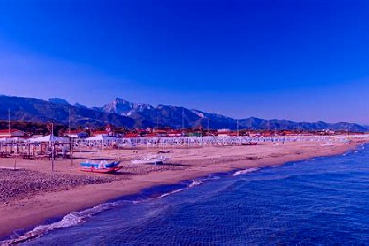 Elizabeth, 21 — Escort in Forte dei Marmi, Italy