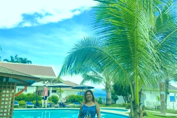 Elizabeth, 21 — Escort in Ilihan, Philippines