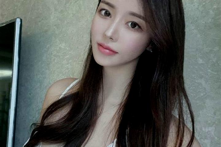 Elizabeth, 21 — Escort in Kipekyuezi, China