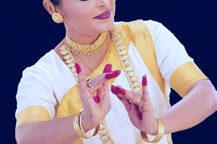 Elizabeth, 21 — Escort in Pathanamthitta, India