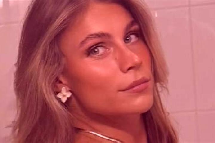 Elizabeth, 21 — Escort in Wildenberg, Germany
