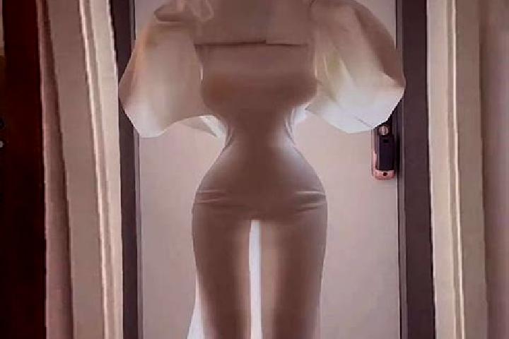 Elizabeth, 21 — Escort in Xingzi, China