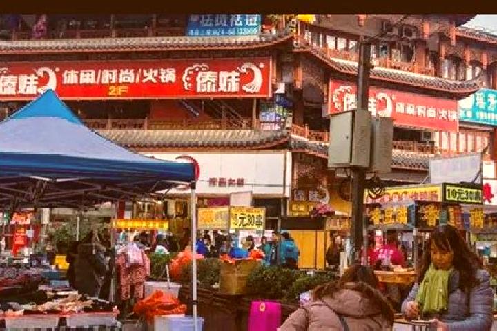 Elizabeth, 21 — Escort in Zhoupu, China