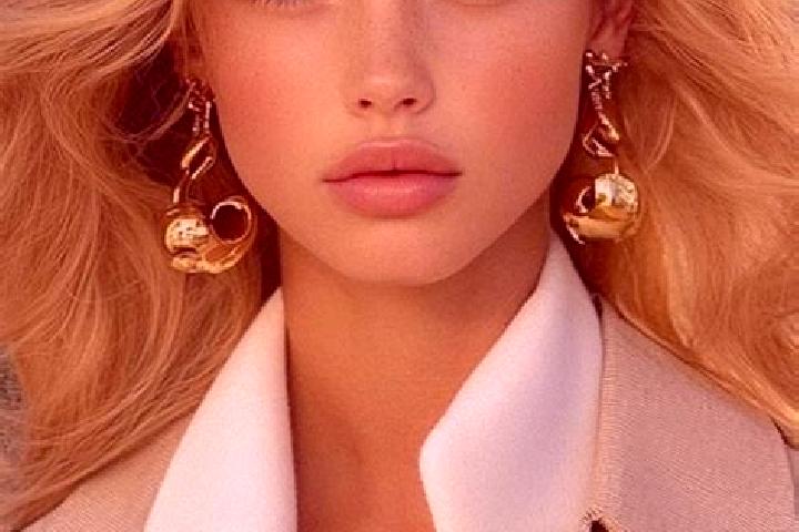 Elizabeth, 22, a blonde brown-eyed ebony companion based in Agua de Pau. Offering Striptease, Massage, Couples. Available for incall and outcall, day and eve...