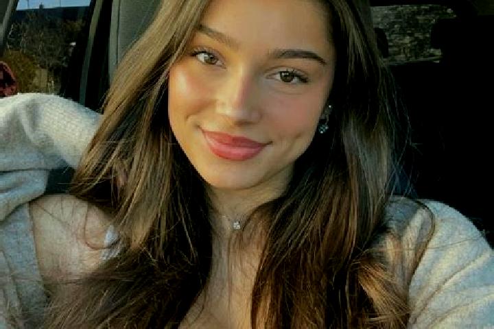 Elizabeth, 22, a brunette green-eyed caucasian companion based in Tieouleoula. Offering Party Girl, A-Level, Overnight. Available for incall and outcall, day...