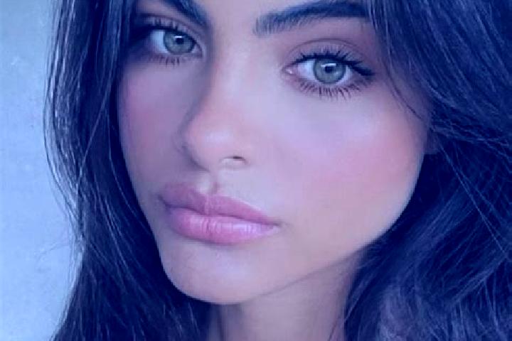 Elizabeth, 22, a brunette hazel-eyed caribbean companion based in Raymore. Offering Prostate Massage, Overnight, Girlfriend Experience, 69. Available for inc...