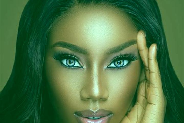 Elizabeth, 22, a chestnut blue-eyed ebony companion based in Ruhwinkel. Offering Couples, Deep French Kissing, GFE. Available for incall and outcall, day and...