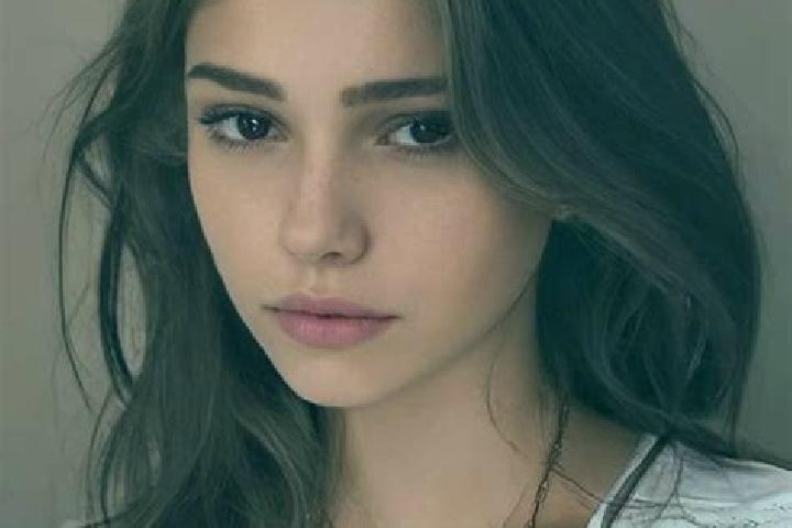 Elizabeth, 22, a chestnut dark-eyed slavic companion based in Biberbach. Offering Fetish, Travel Companion, Dinner Date, Tantra, GFE. Available for incall an...