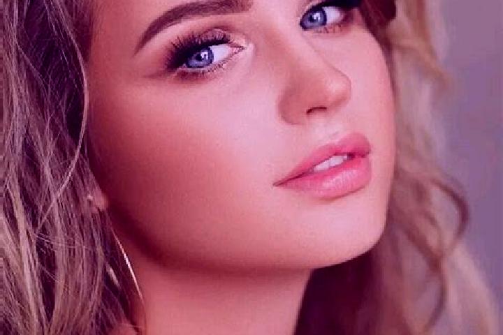 Elizabeth, 22, a dark blonde blue-eyed asian companion based in Kamna Gorica. Offering Deep French Kissing, Striptease, Duos. Available for incall and outcal...