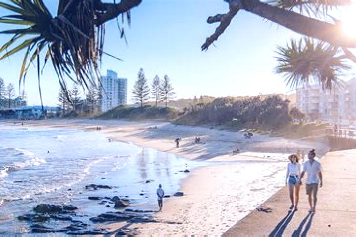 Elizabeth, 22 — Escort in Alexandra Headland, Australia