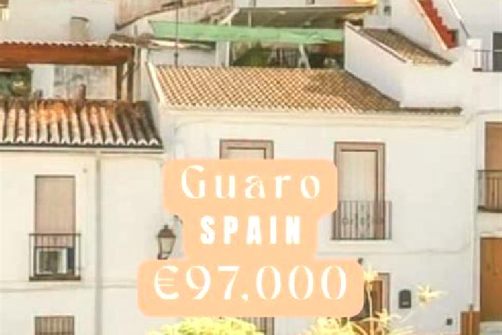 Elizabeth, 22 — Escort in Guaro, Spain
