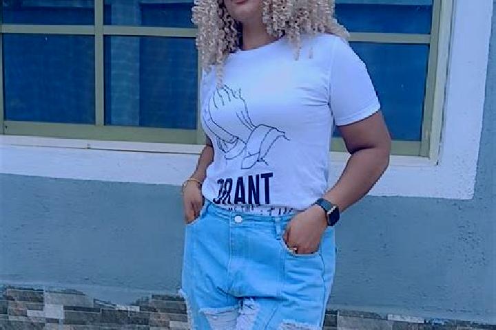 Elizabeth, 22 — Escort in Umunze, Nigeria