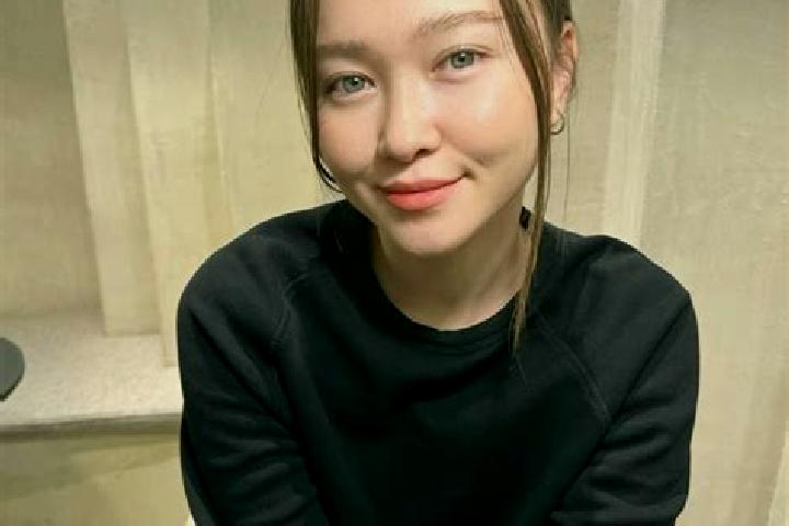 Elizabeth, 23, a brunette blue-eyed asian companion based in Puruahua. Offering Girlfriend Experience, Dinner Date. Available for incall and outcall, overnig...
