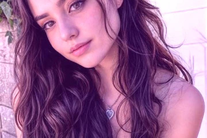 Elizabeth, 23, a brunette hazel-eyed caucasian companion based in Kottavalasa. Offering Erotic Massage, Tantra, Dinner Date, Domination, Couples. Available f...