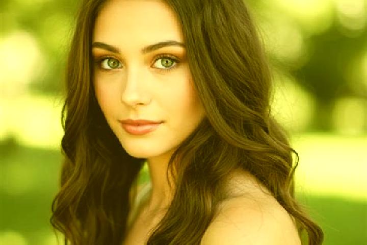 Elizabeth, 23, a brunette hazel-eyed mixed companion based in Baraton. Offering Roleplay, Couples, OWO. Available for incall and outcall, day and evening dates.