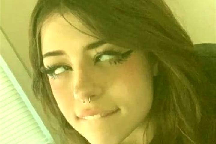 Elizabeth, 23, a chestnut dark-eyed mixed companion based in Robonkon. Offering Party Girl, CIM, OWO. Available for incall and outcall, overnight bookings av...