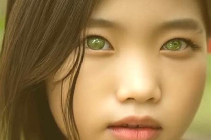 Elizabeth, 23, a chestnut green-eyed asian companion based in Suttons Bay. Offering Overnight, Tantra, BDSM. Available for incall and outcall, overnight book...