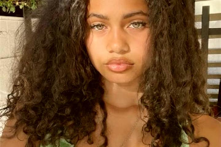 Elizabeth, 23, a chestnut green-eyed mixed companion based in Zambezi. Offering Dinner Date, Overnight, Fetish. Available for incall and outcall, day and eve...