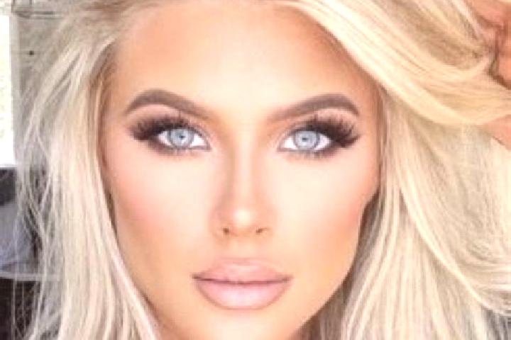 Elizabeth, 23, a platinum blonde amber-eyed mediterranean companion based in Alandroal. Offering OWO, Dinner Date, Deep French Kissing, GFE. Available for in...