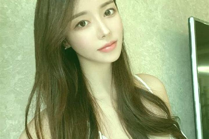 Elizabeth, 23 — Escort in Chaoshui, China