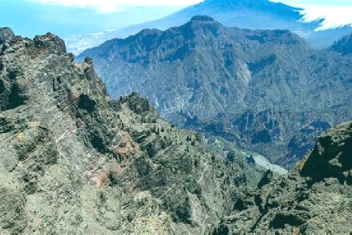 Elizabeth, 23 — Escort in La Palma, Colombia