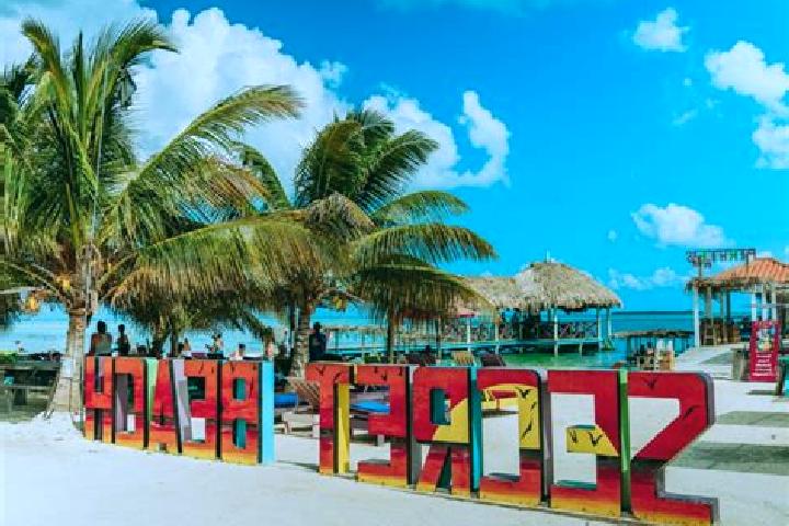 Elizabeth, 23 — Escort in San Fernando, Belize