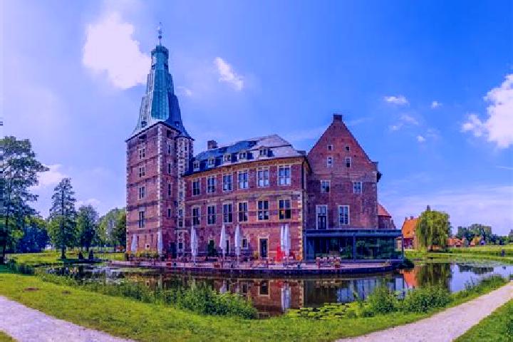 Elizabeth, 23 — Escort in Sonsbeck, Germany