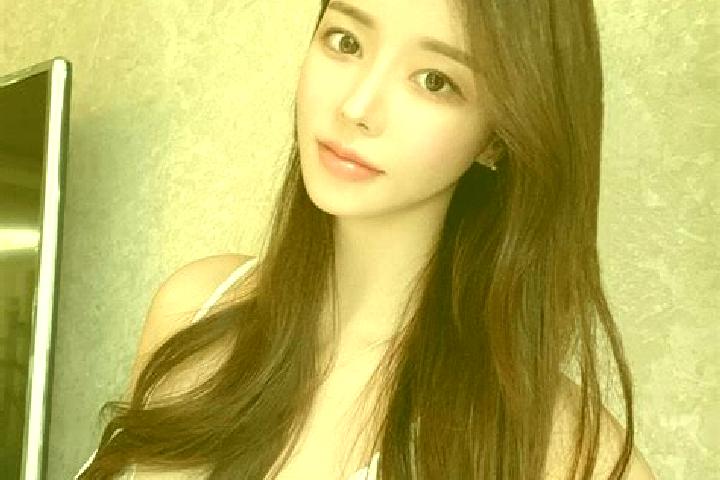 Elizabeth, 23 — Escort in Wangjiahe, China