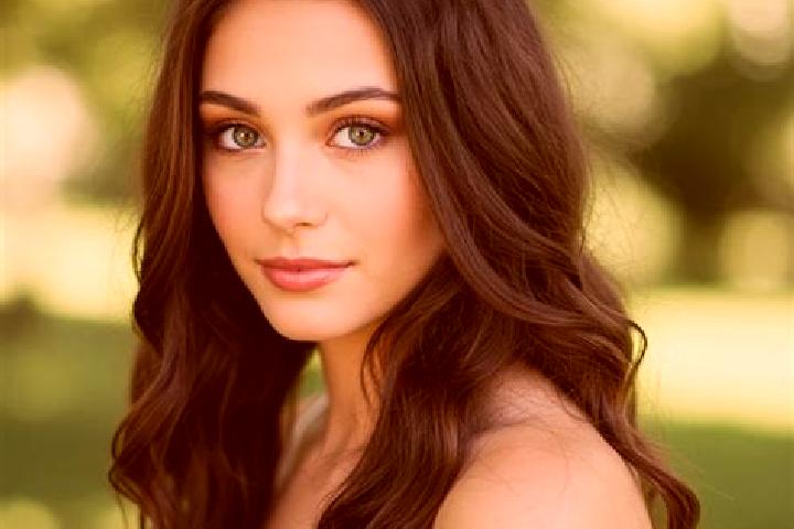 Elizabeth, 24, a black hazel-eyed mixed companion based in Glusk. Offering Roleplay, Duos, Travel Companion, Erotic Massage. Available for incall and outcall...