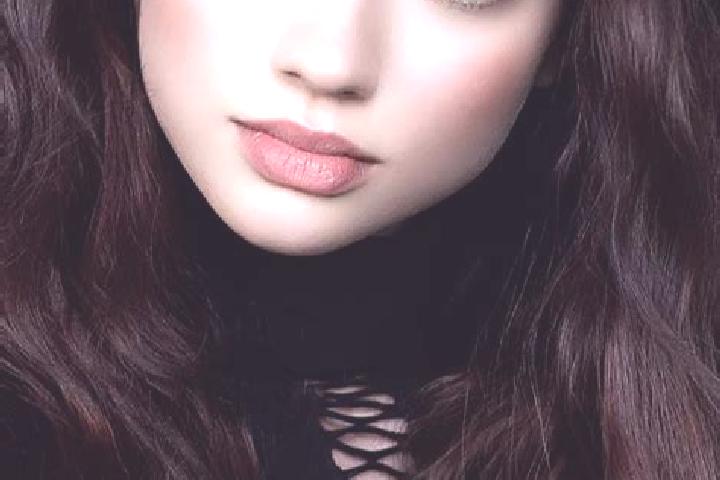 Elizabeth, 24, a brunette dark-eyed european companion based in Qiaogu. Offering Striptease, Roleplay, Domination. Available for incall and outcall, overnigh...