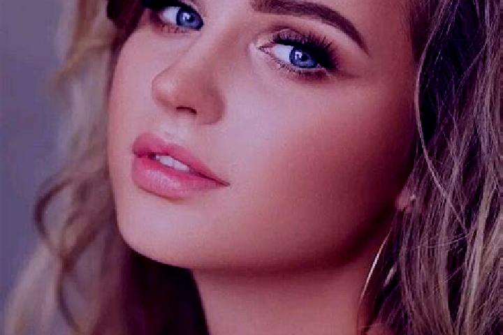 Elizabeth, 24, a dark blonde blue-eyed mediterranean companion based in Ibitirama. Offering Couples, Erotic Massage. Available for incall and outcall, day an...