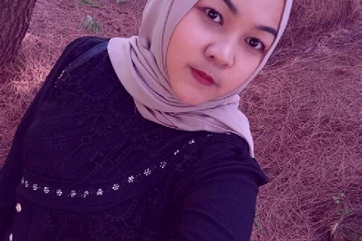Elizabeth, 24 — Escort in Ciharalang, Indonesia