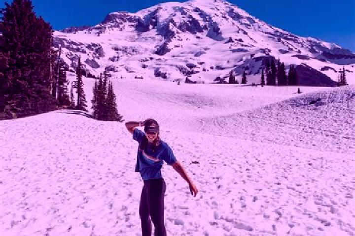 Elizabeth, 24 — Escort in Mount Rainier, United States