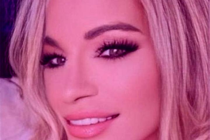 Elizabeth, 24 — Escort in Santa Maria del Val, Spain