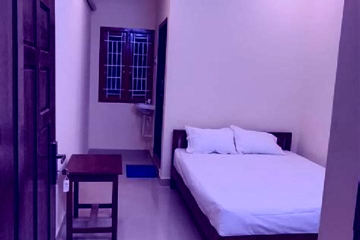 Elizabeth, 24 — Escort in Thiruvarur, India