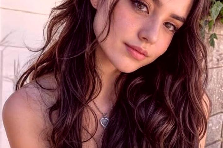 Elizabeth, 25, a auburn hazel-eyed slavic companion based in Labutta. Offering Duos. Available for incall and outcall, overnight bookings available.