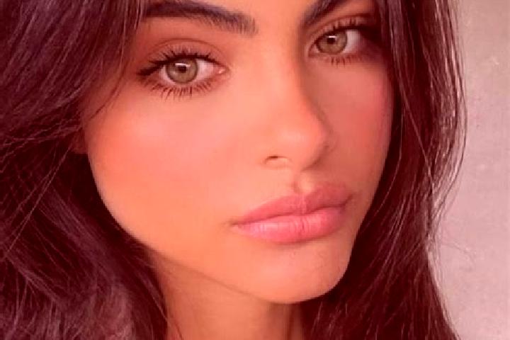 Elizabeth, 25, a brunette dark-eyed indian companion based in Arvoredo. Offering Fetish, Overnight. Available for incall and outcall, day and evening dates.