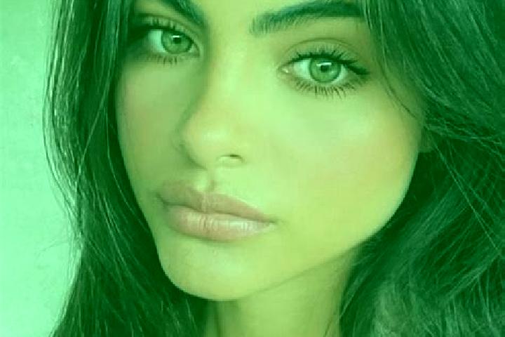 Elizabeth, 25, a chestnut dark-eyed indian companion based in Salm. Offering Massage, Roleplay, Fetish, 69. Available for incall and outcall, day and evening...
