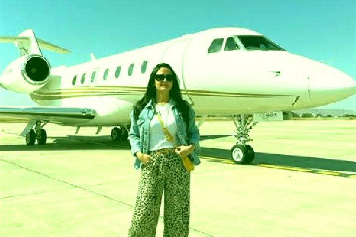 Elizabeth, 25 — Escort in Avion, Spain