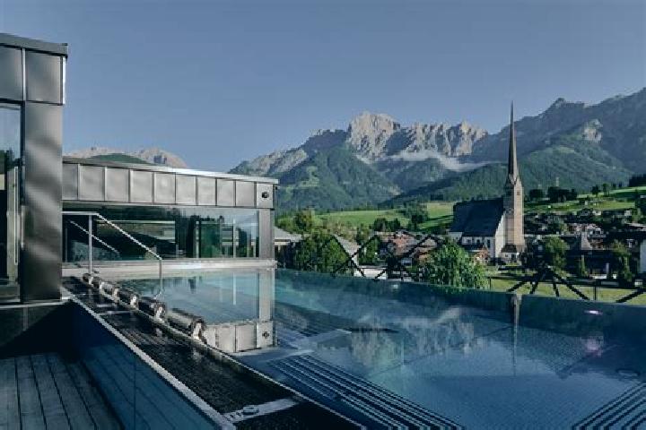 Elizabeth, 25 — Escort in Viehhofen, Austria