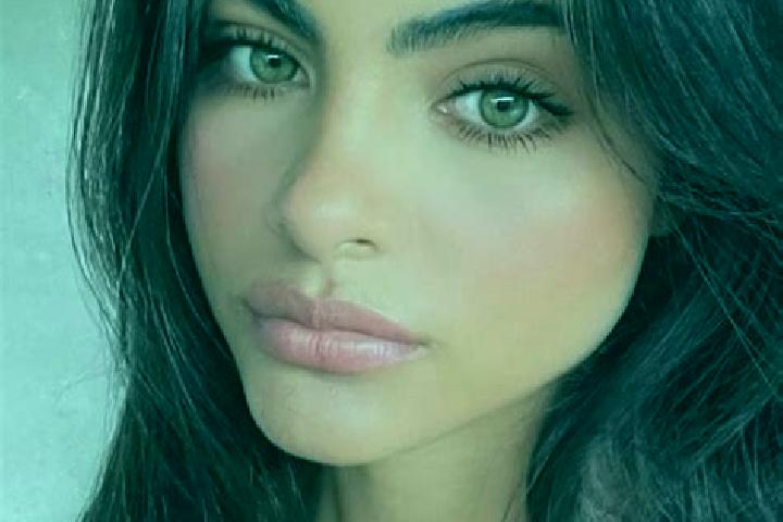 Elizabeth, 26, a brunette grey-eyed indian companion based in Loucovice. Offering Domination, Overnight, Striptease. Available for incall and outcall, overni...