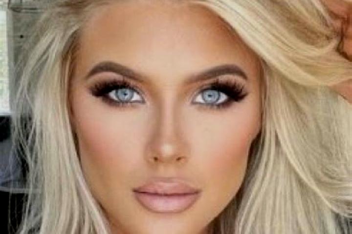 Elizabeth, 26, a platinum blonde green-eyed indian companion based in Springs. Offering Deep French Kissing, Striptease, Roleplay, 69, Domination. Available ...