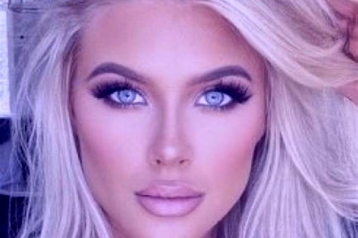 Elizabeth, 26, a platinum blonde grey-eyed mixed companion based in Bebek. Offering Massage, Striptease, Dinner Date. Available for incall and outcall, day a...