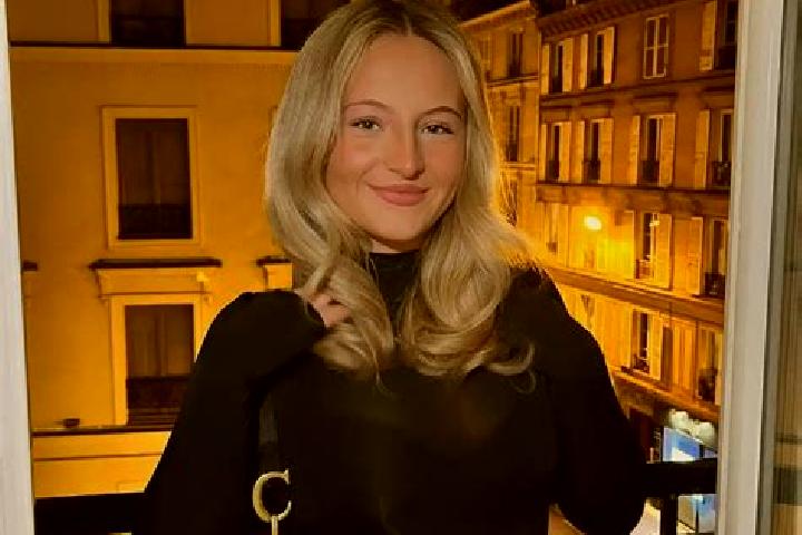 Elizabeth, 26 — Escort in Methley, United Kingdom