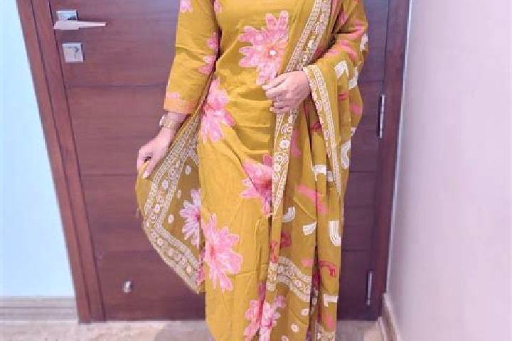 Elizabeth, 26 — Escort in Mul, India