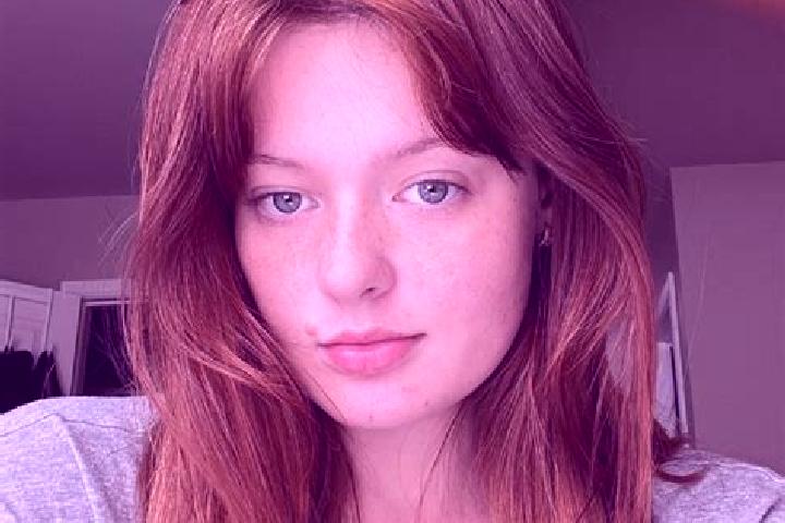 Elizabeth, 27, a auburn hazel-eyed mixed companion based in Dirang. Offering Couples, CIM, A-Level, Domination. Available for incall and outcall, day and eve...
