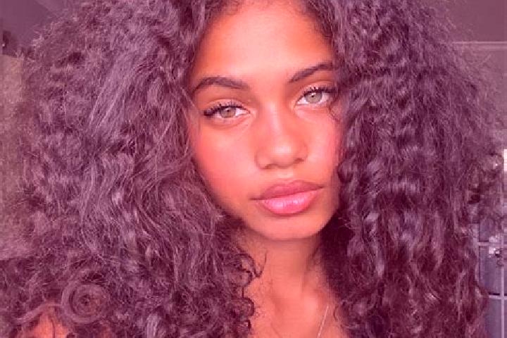 Elizabeth, 27, a black brown-eyed ebony companion based in Cowden. Offering A-Level, Deep French Kissing, Erotic Massage, 69, Fetish. Available for incall an...