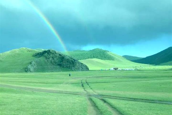 Elizabeth, 27 — Escort in Erdenetsogt, Mongolia